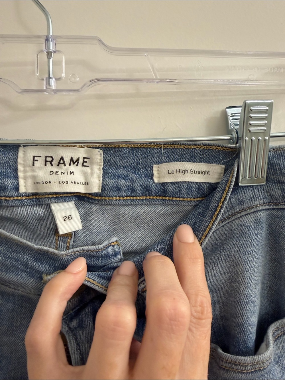 Frame Denim Straight Leg Jeans in faded light blue - Picture 2 of 4